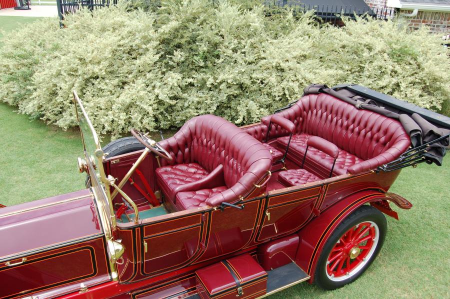 Интерьер Peerless Model 36 7-Passenger Touring Car 1912 года  (фото 2 из 4)